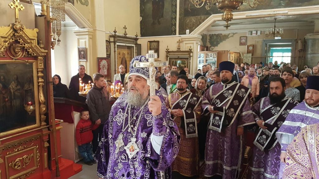 Служение митрополита Никона в праздник Воздви́жения Честно́го и Животворящего Креста Господня
