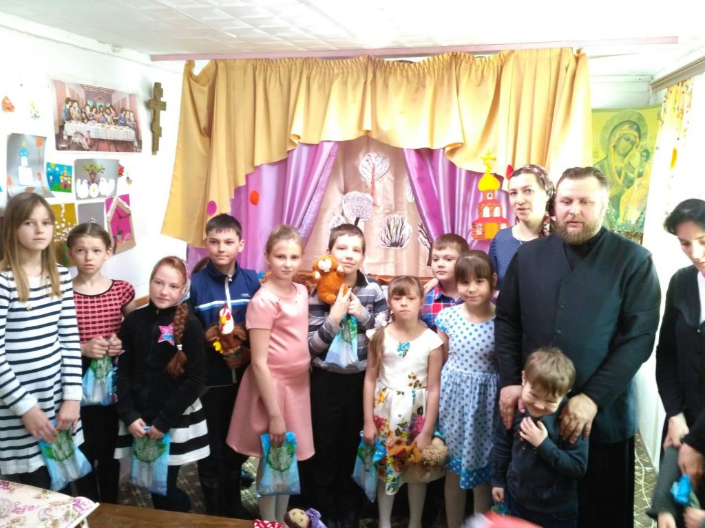 Пасхальный утренник состоялся в ВШ храма Пресвятой Троицы с. Красный Яр