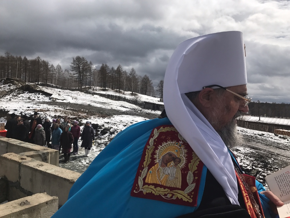 Митр.Никон освятил основание нового храма в с. Керябинка