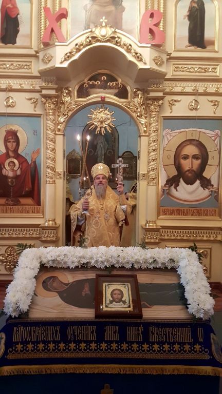 Служение митр.Никона в праздник в честь Нерукотворного Образа Спасителя