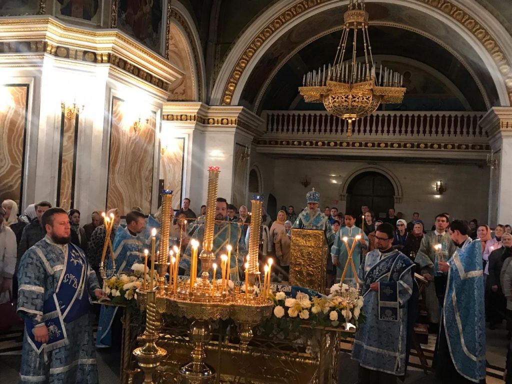 Митр.Никон возглавил Чин погребения Божией Матери