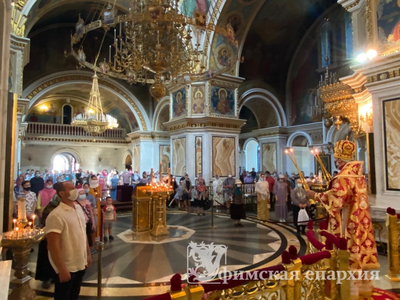 Архиерейское служение в день Жен-мироносиц: фото 1