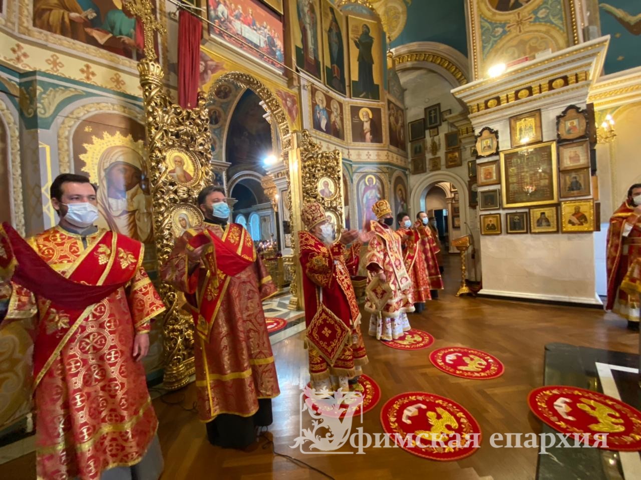 Архиерейское служение в день Жен-мироносиц: фото 4
