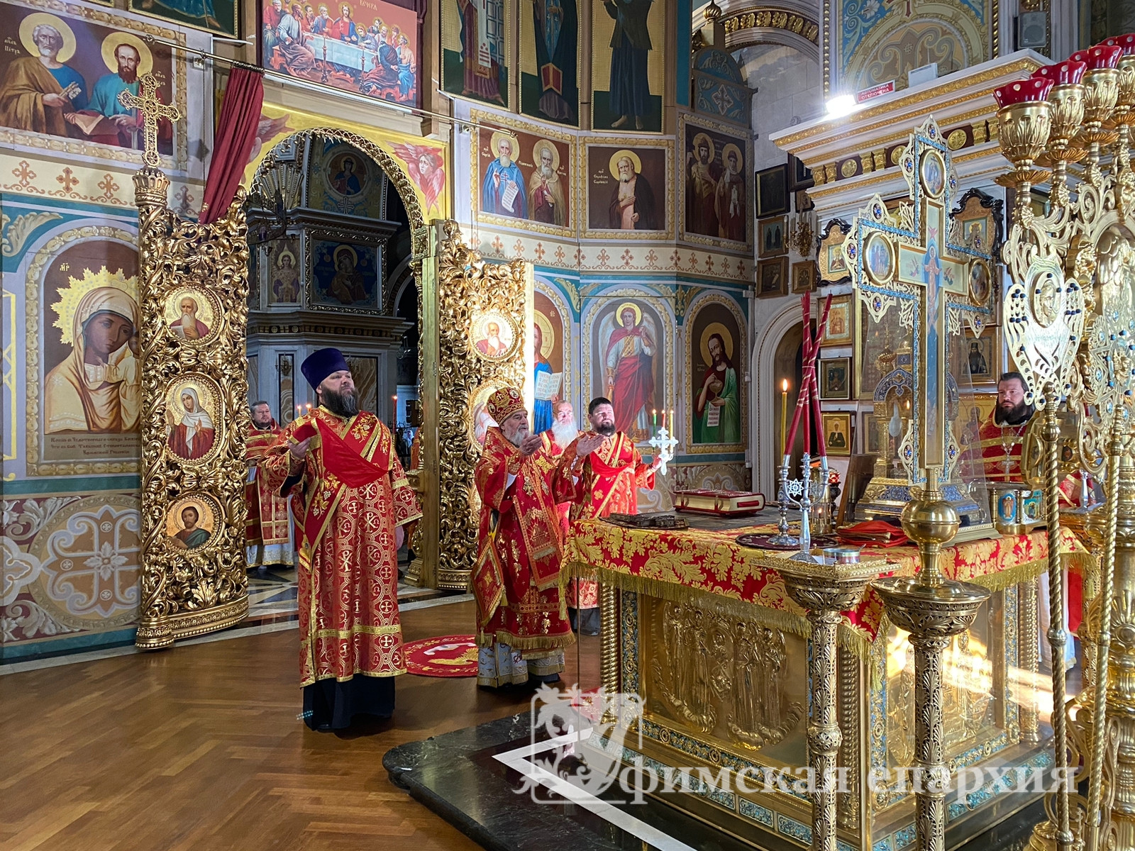 Служение митр.Никона в праздник жен-мироносиц: фото 1