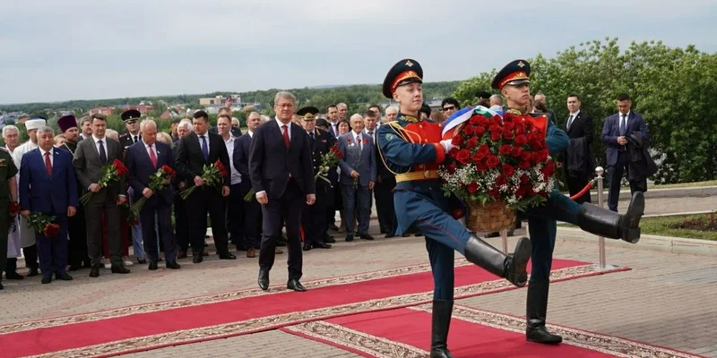 Представитель епархии принял участие в праздничных мероприятиях посвященных дню России и дню города
