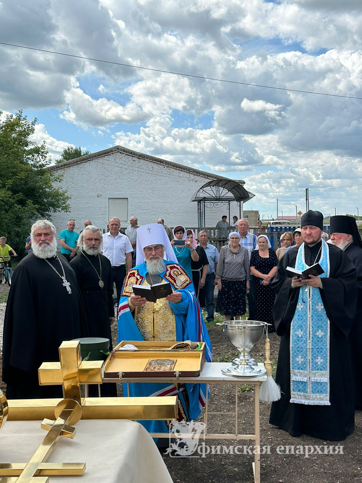 Митр.Никон освятил кресты и купола для храма с. Октябрьское: фото 2