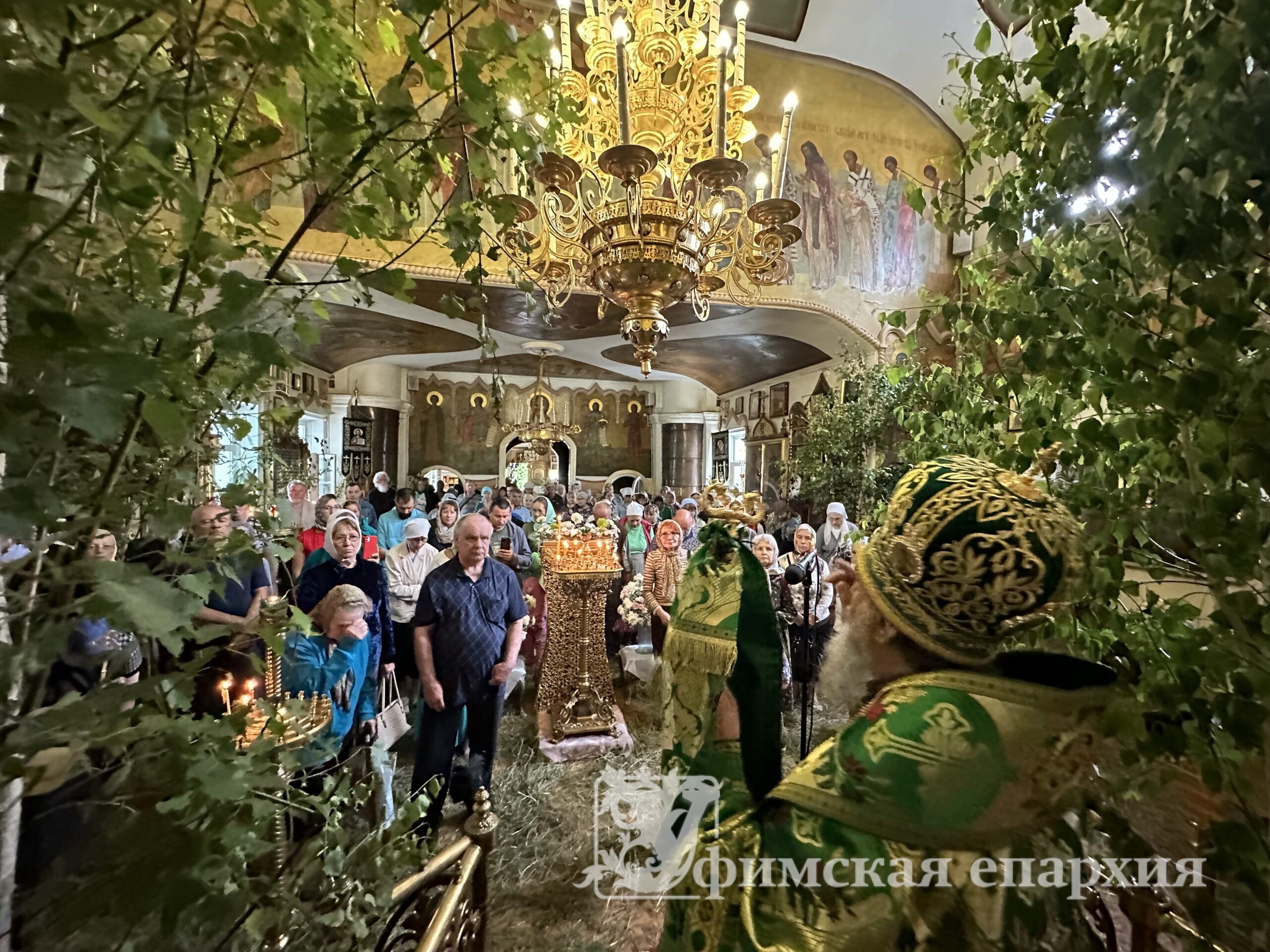 Служение митр.Никона в День Святого Духа
