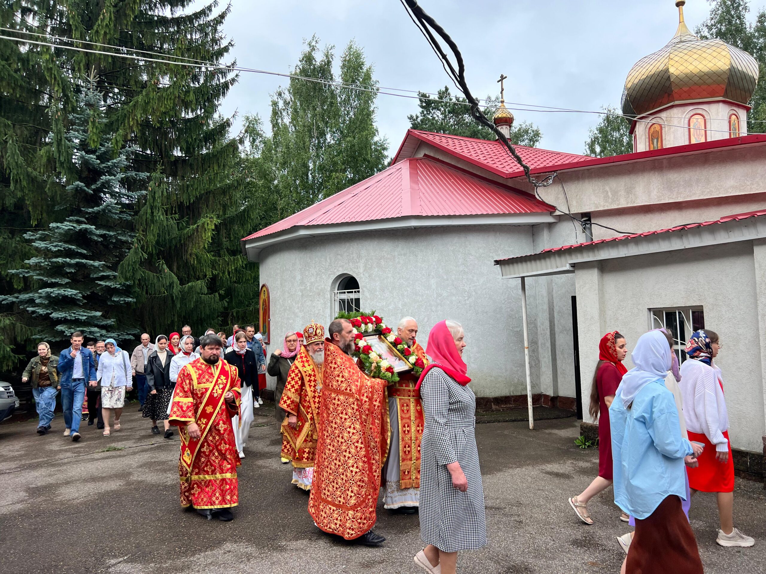 Митрополит Никон возглавил престольный праздник Пантелеимоновского храма г. Уфы: фото 7